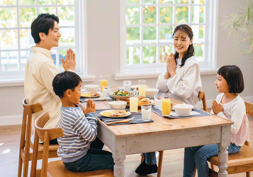 家族で囲む食卓